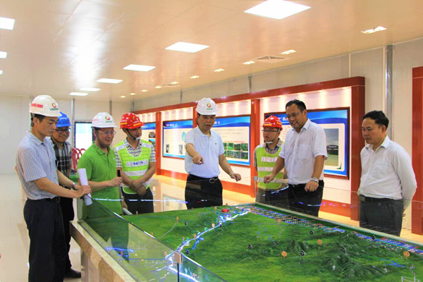 1492697953641000921.jpg 谢彬.jpg