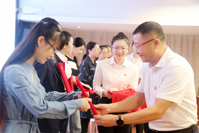 AG超玩会电竞俱乐部(中国区)·集团